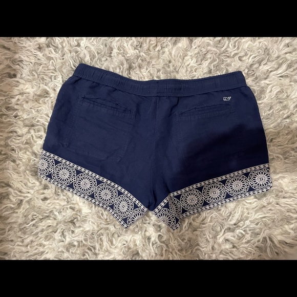 Vineyard Vines size m women’s shorts - Picture 2 of 4